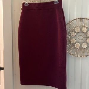 Maroon skirt. Sz Small